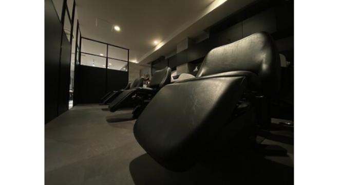 _WHITE 京橋店 